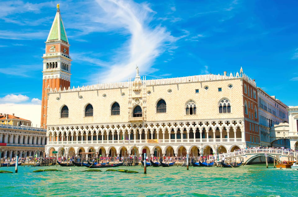 Doges Palace Entry With Venice City Walking Tour With an APP - Experience Highlights