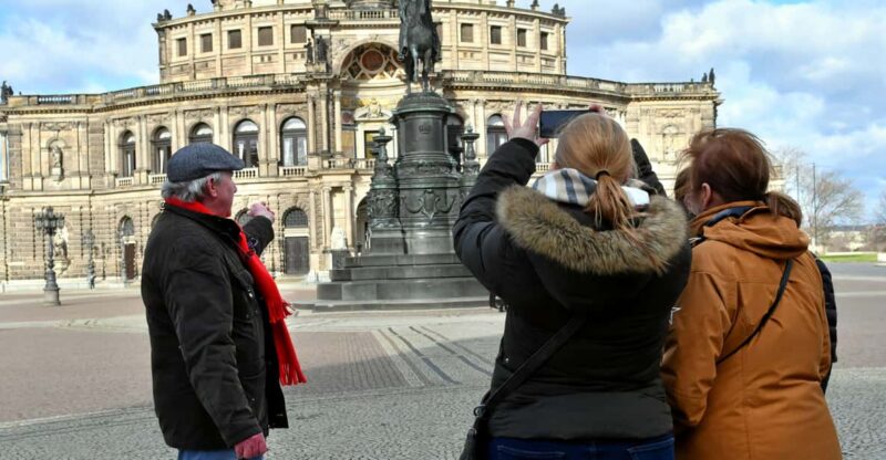 Dresden: Sightseeing Walking Tour in English - Guided Walking Experience