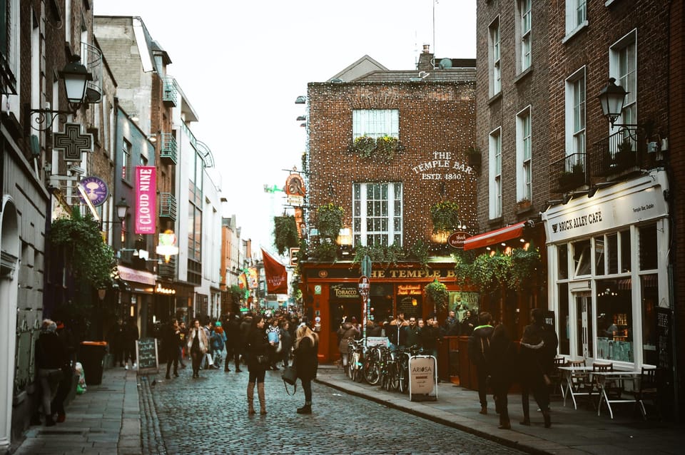 Dublin: Walking Tour and Whiskey Distillery With Tastings - Major Landmarks Explored