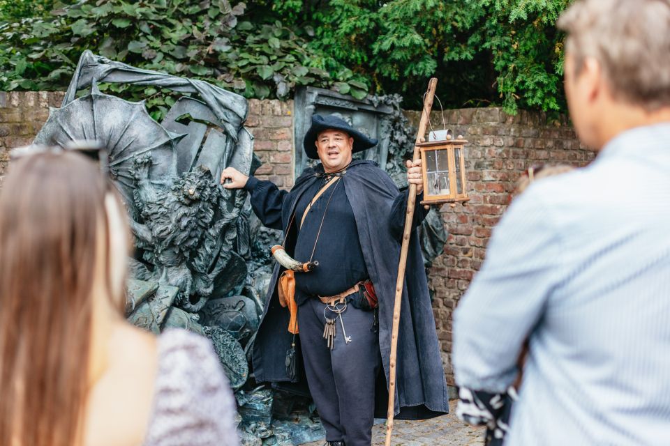 Düsseldorf: Guided Tour With a Night Watchman - Highlights of the Experience