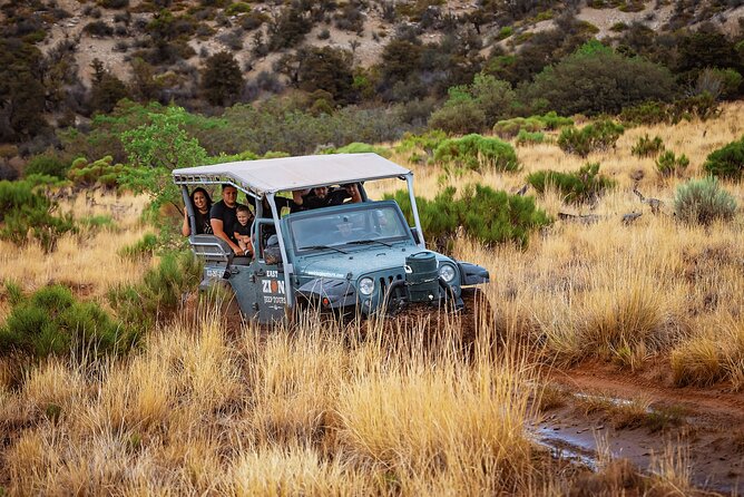 East Zion: Zion Cliffs Sunset Jeep Tour - Tour Inclusions and Amenities