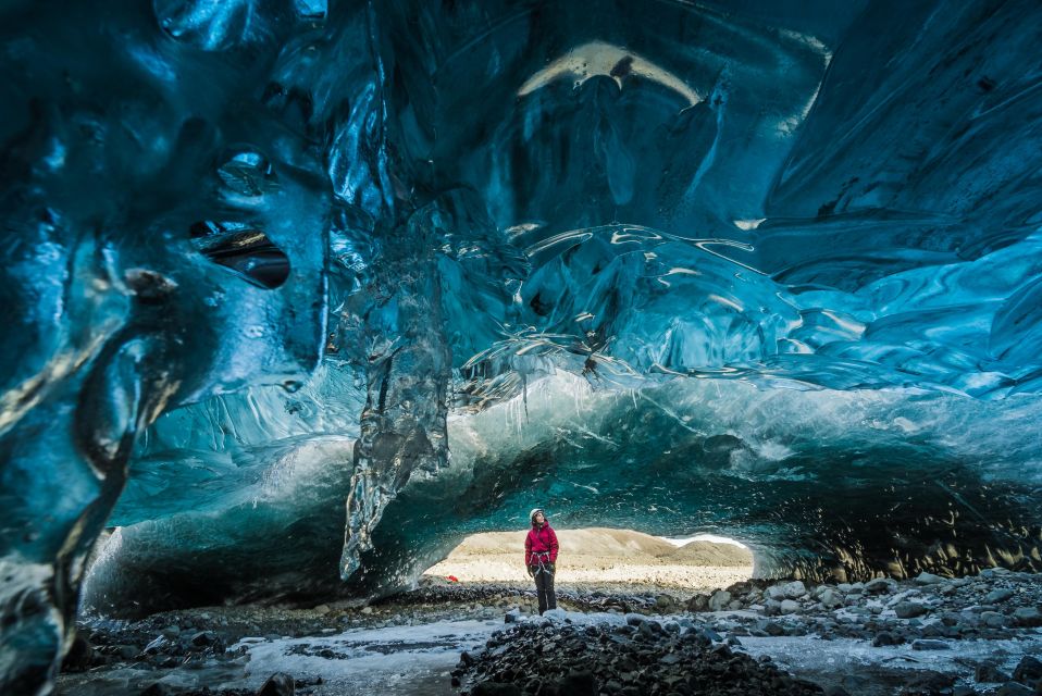 Easy Hike to a Natural Ice Cave From Jökulsárlón - Itinerary and Activities