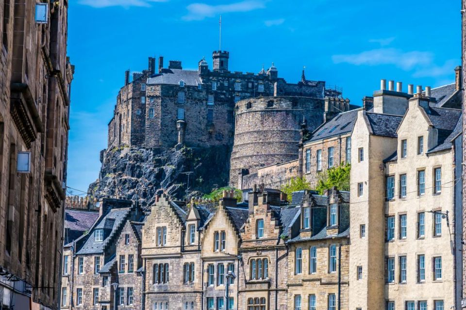 Edinburgh Castle Walking Tour With Skip-The-Line Access - Experience Description