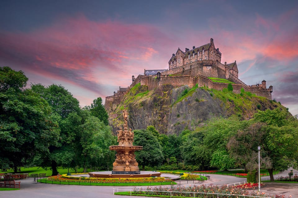 Edinburgh Center/Royal Mile: One Day Audio Tour Experience - Audio Tour Features