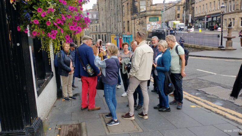 Edinburgh: City Highlights Private Guided Walking Tour - Key Landmarks Visited