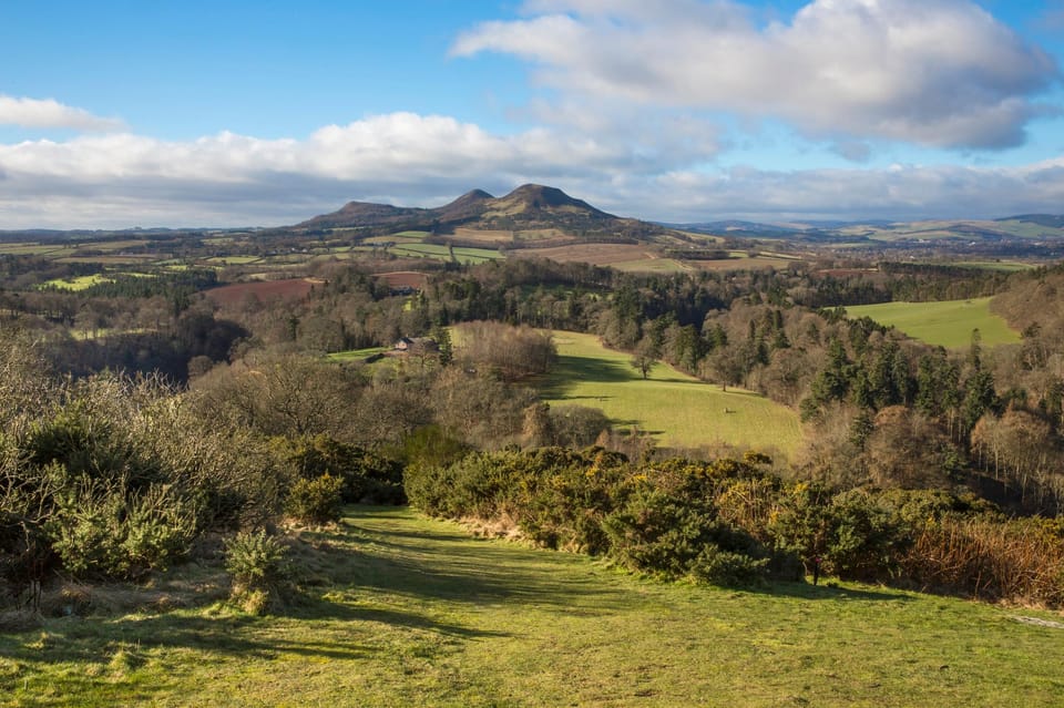 Edinburgh Countryside Hike, Sup/ Kayak and Whisky Distillery - Whats Included and Excluded