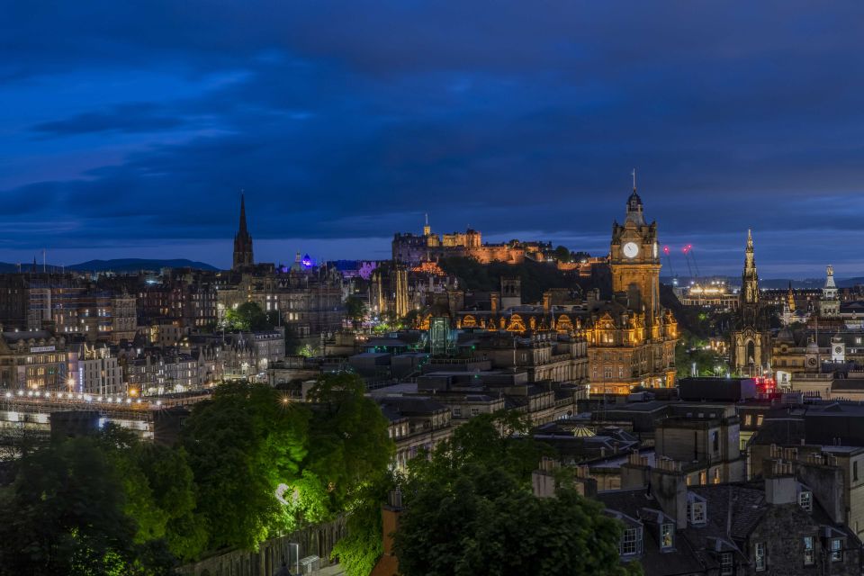 Edinburgh: Dark Secrets of the Old Town Ghost Walking Tour - Notable Figures and Events