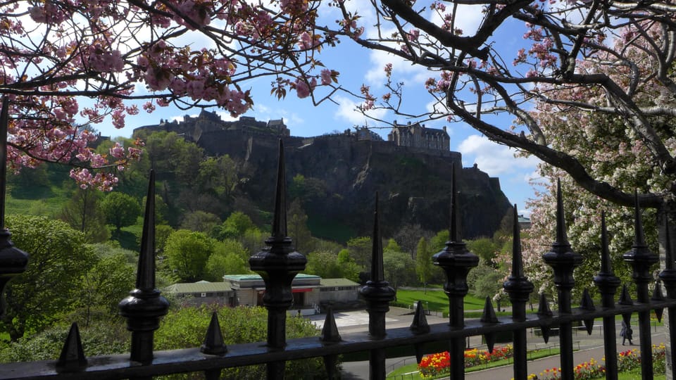 Edinburgh: History Lovers Old Town Walking Tour - What to Wear