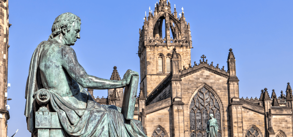 Edinburgh: Old Town Walking Tour With an APP - Included Features and Benefits