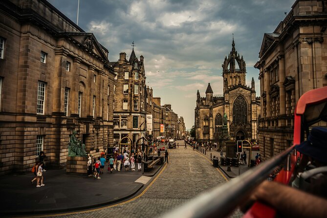 Edinburgh: Old Towns Highlights Walking Tour - Accessibility