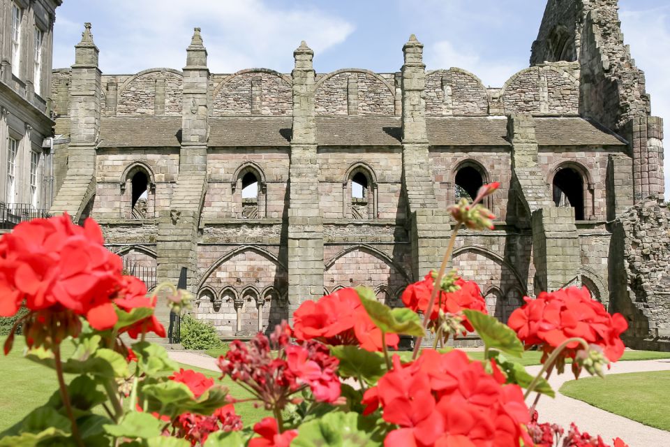 Edinburgh: Palace of Holyroodhouse Entry Ticket - Key Points