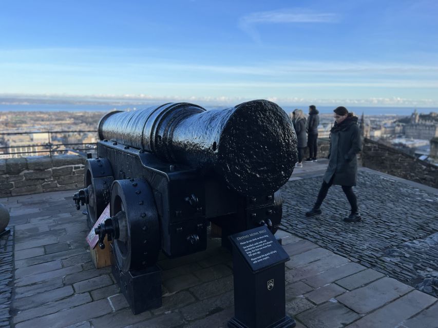 Edinburgh: Private Guided Tour of the Edinburgh Castle - Historical Importance of the Castle