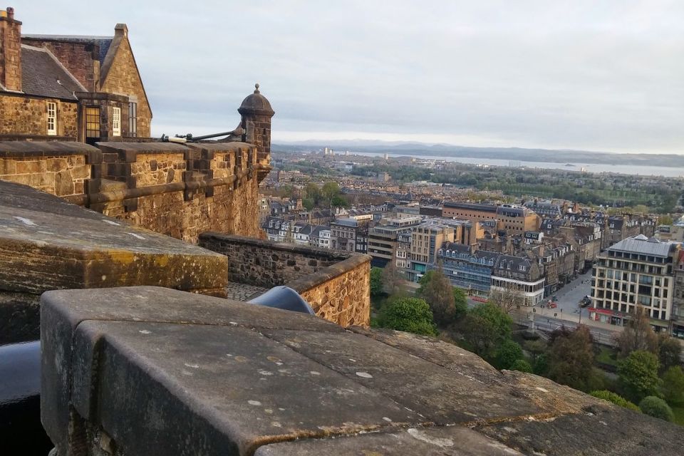 Edinburgh: Small-Group Old Town Historical Walking Tour - Participant Information