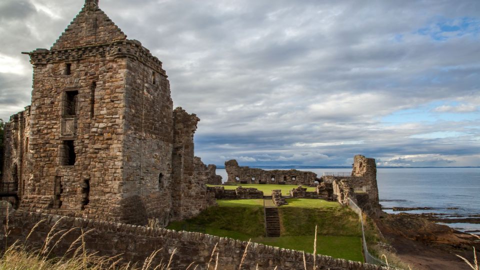 Edinburgh: St Andrews Walk, Dunfermline Abbey and Fife Coast - St Andrews Exploration