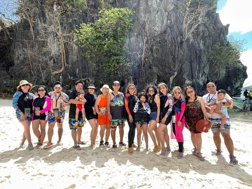 EL Nido: Private Island Hopping Tour a With BUFFET LUNCH - 7 Commandos Beach