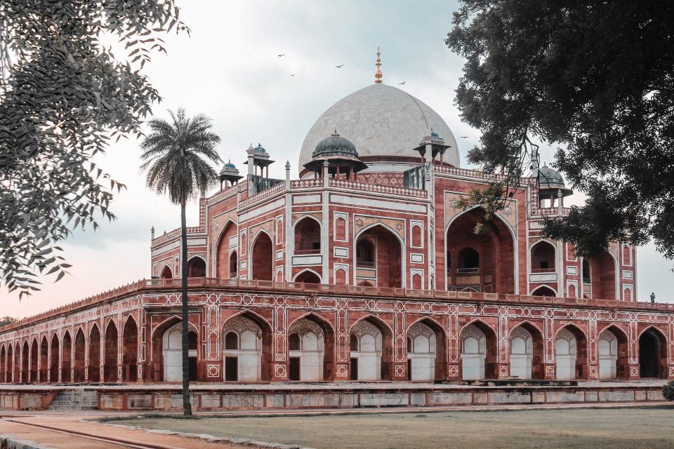 Evening New Delhi Guided Tour With Street Food - Qutub Minar Experience