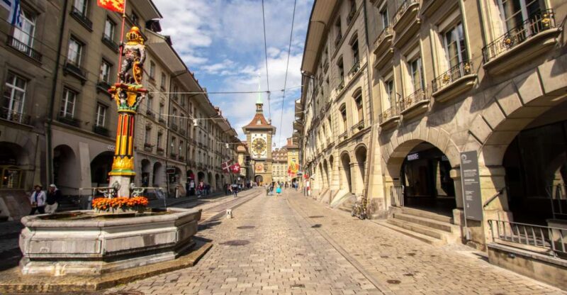 Explore the Best Guided Intro Tour of Bern With a Local - Language Options Available