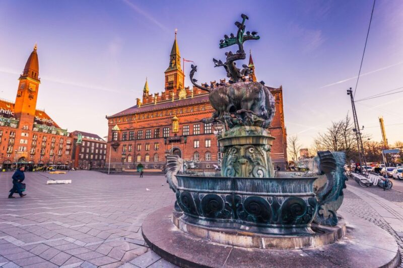 Family Tour of Copenhagen Old Town, Nyhavn With Boat Cruise - Family-Friendly Tour Features