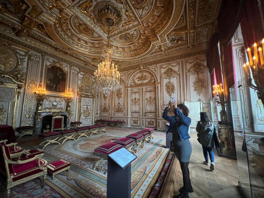 Fontainebleau Palace: Skip-the-Line Small-Group Guided Tour - Exclusive Small-Group Advantage