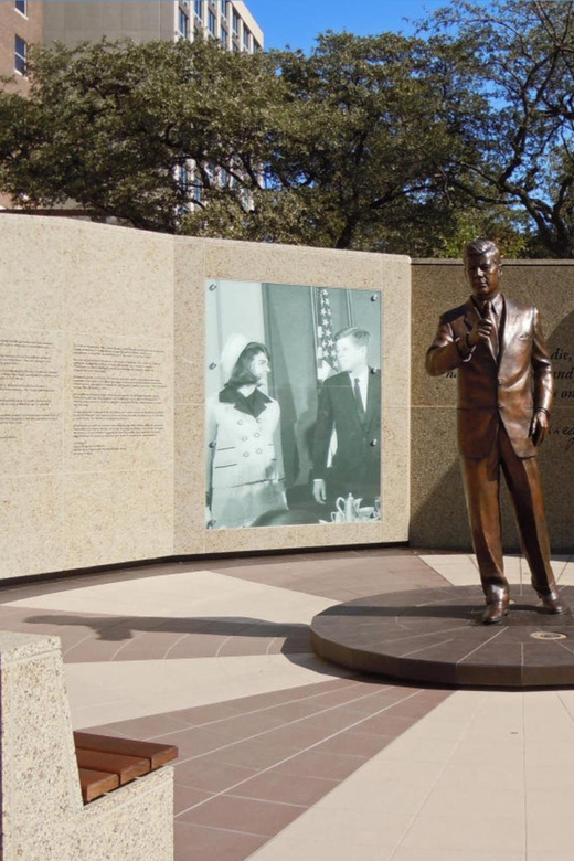 Fort Worth: Sights & Highlights Walking Tour - Exploring Iconic Sights