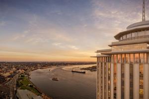 Four Seasons New Orleans - Special Features