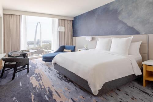 Four Seasons St. Louis - Hotel Overview and Location