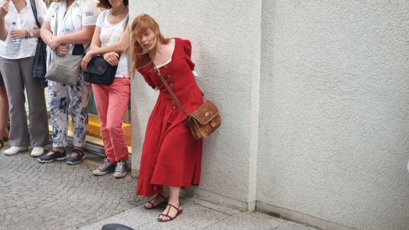 Freiburg: Guided City Tours With Actors - Tour Format and Interaction