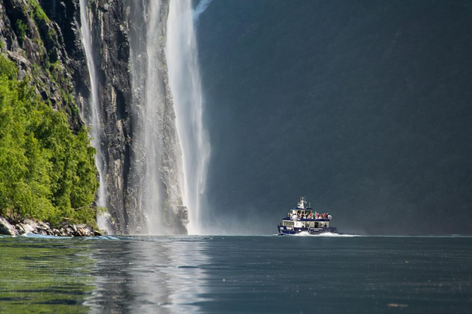 From Ålesund: Round-Trip Boat Cruise to Geirangerfjord - Itinerary Highlights