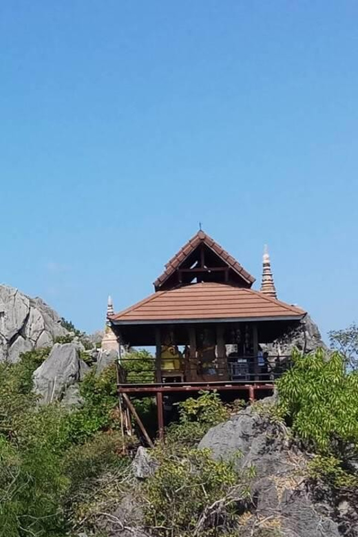 From Chiang Mai: Lampang Summit & Springs - Transportation and Group Size