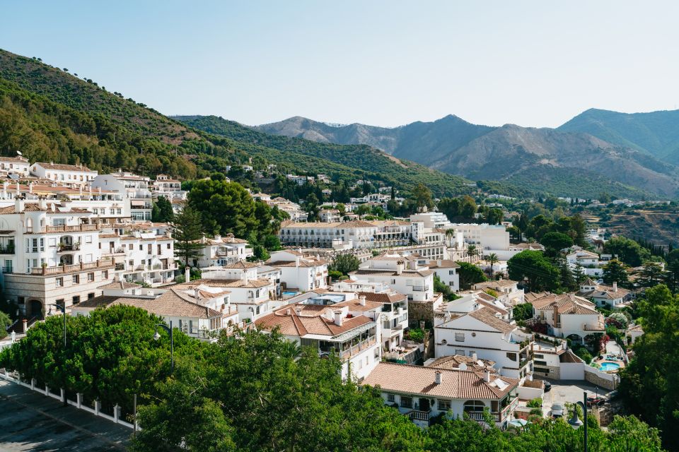 From Costa Del Sol: Mijas, Marbella and Puerto Banús Tour - Highlights and Experiences