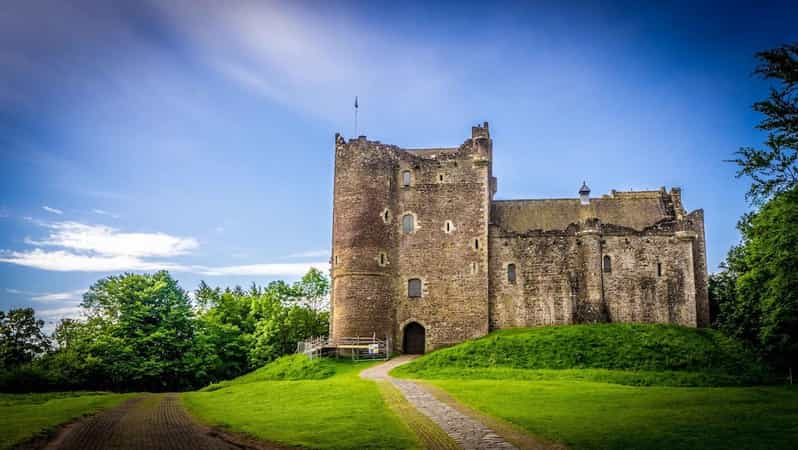 (From Edinburgh) Highland Hike, Loch Paddle, and Castles - Hiking Experience