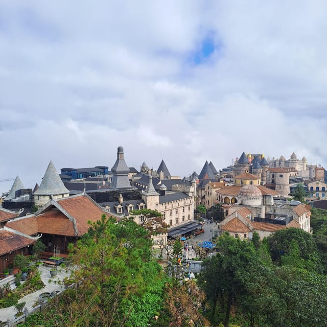 FROM HOI AN TO GOLDEN BRIDGE IN BA NA HILLS BY PRIVATE CAR - Driver and Vehicle