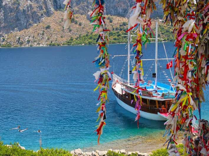 From Icmeler: Turkish Aegean Coast Boat Trip With Lunch - Onboard Experience