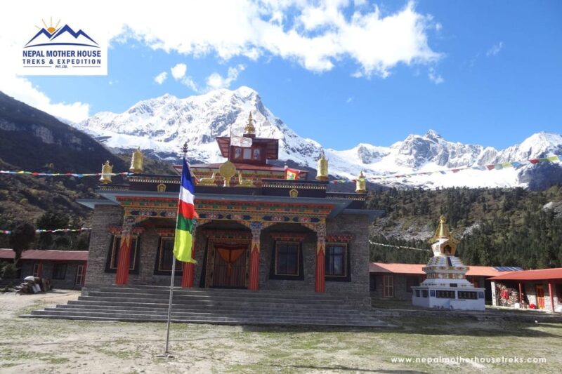 From Kathmandu: Manaslu Circuit Tea House Trek 11 Days - Accommodation Options