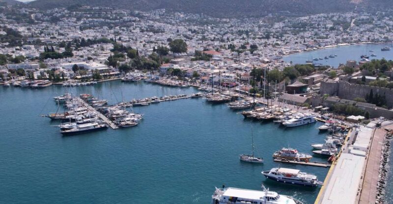From Kos: Bodrum Day Trip by Ferry With Transfer - Exploring the Castle of St. Peter