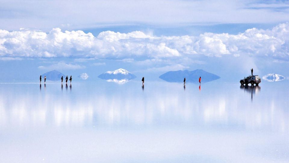 From La Paz: Uyuni Salt Flats Excursion + Round Trip Bus - Pricing and Payment Options