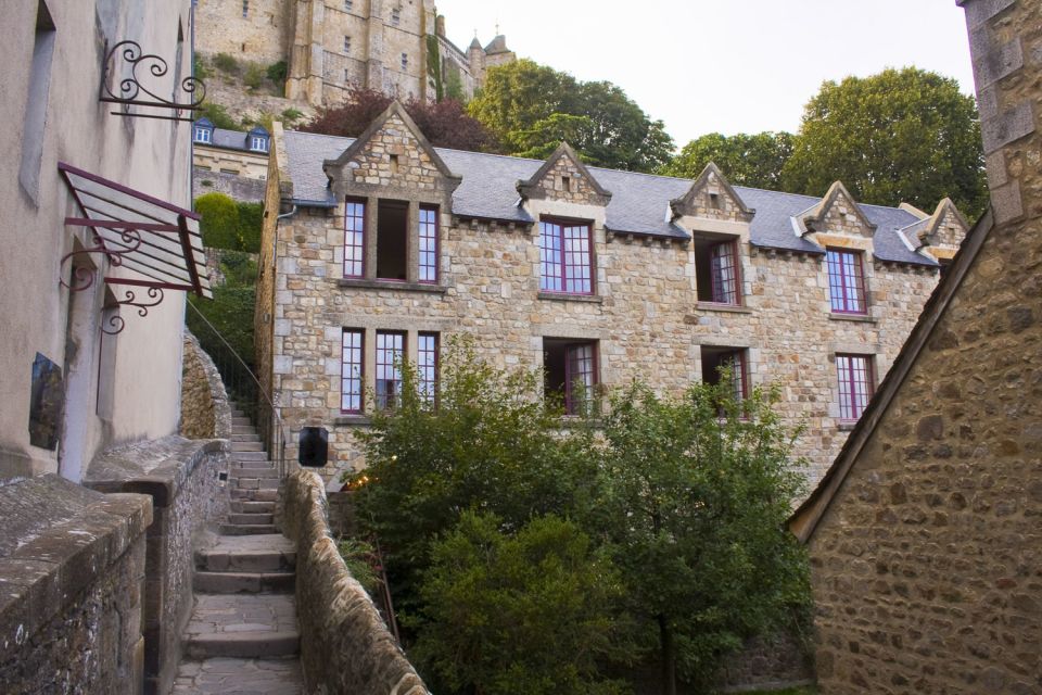 From Paris: Full-Day Mont Saint-Michel Guided Tour - Meeting Point Details