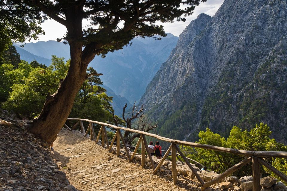 From Rethymno: Samariá Gorge Full-Day Hike - Hiking the Samaria Gorge