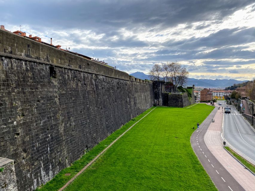 From San Sebastian: Hondarribia Sightseeing and Pintxos - Exploring Hondarribia