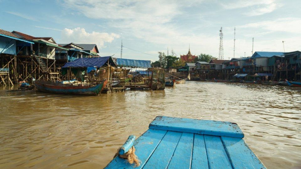 From Siem Reap: Kampong Phluk Floating Village Tour by Boat - Guided Tour Information