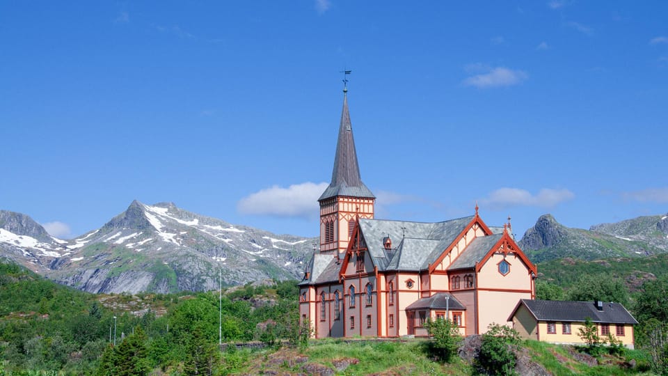 From Svolvær: Henningsvær Lofoten East Island Full Day Tour - Included Services