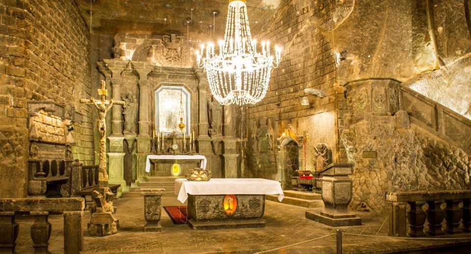 From Warsaw: Guided Tour to Wieliczka Salt Mine and Krakow - Exploring Wieliczka Salt Mine