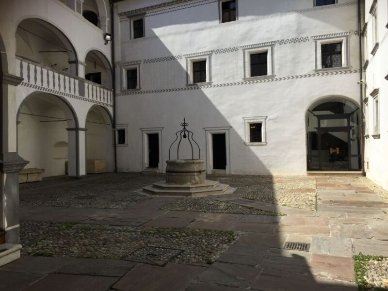 From Zagreb: Varazdin Baroque Town & Trakoscan Castle - Guided Experience