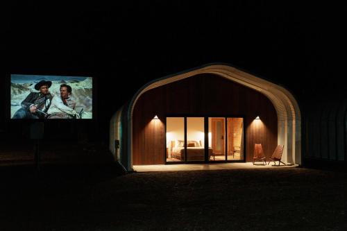 Frontier Drive Inn - Facilities and Amenities