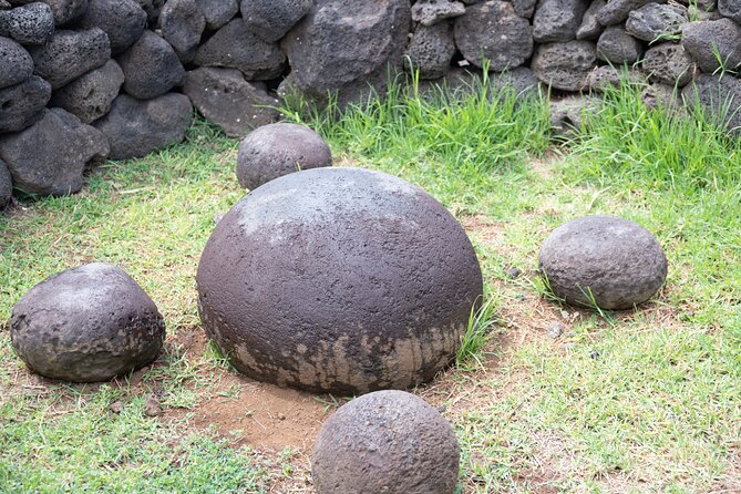 Full Day Hotu Matua Tour From Vaihu to Anakena - Group Dynamics and Language Support