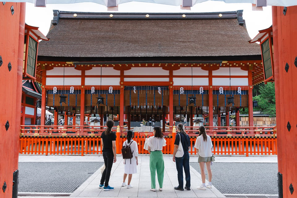 Fushimi Inari Taisha Shrine: Guided Walking Tour With Guide - Transportation and Meeting Point