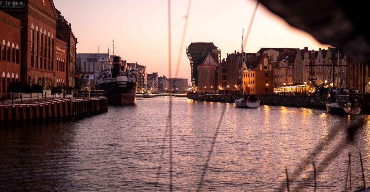 Gdańsk: Scenic Sunset Cruise With Glass of Prosecco - Key Landmarks Along the Route