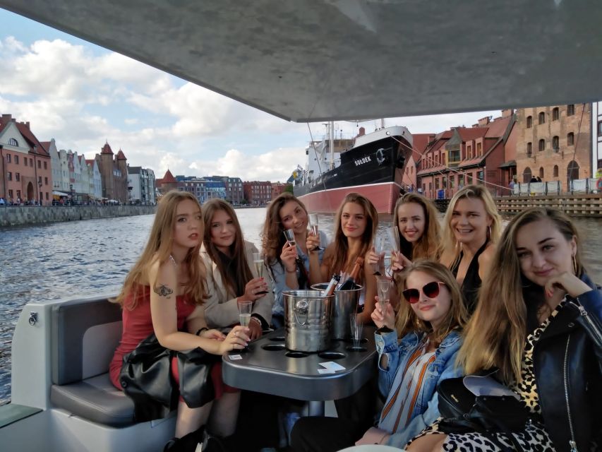 Gdańsk: Sightseeing Ecocruise Around the Old Town of Gdansk - Onboard Experience