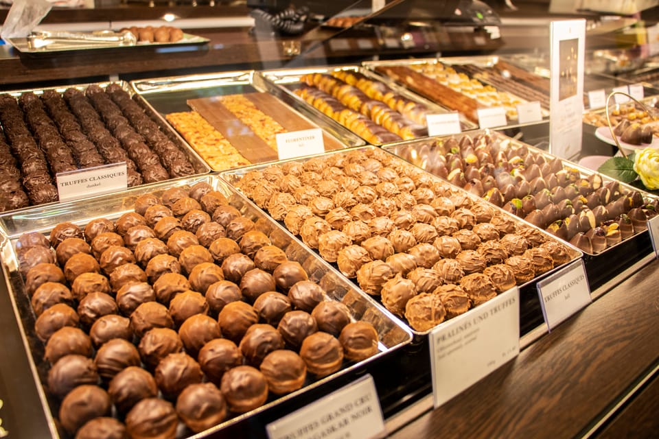 Geneva: Chocolate Tasting and Walking Tour With a Local - Inclusions and Benefits