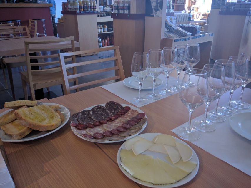 Girona: Local Wineries Tour With Breakfast and Wine Tasting - Experience Highlights